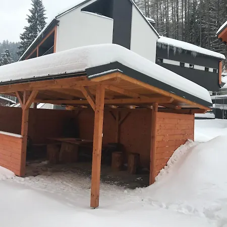 Majocka Strane, Ferrata Domek alpejski *