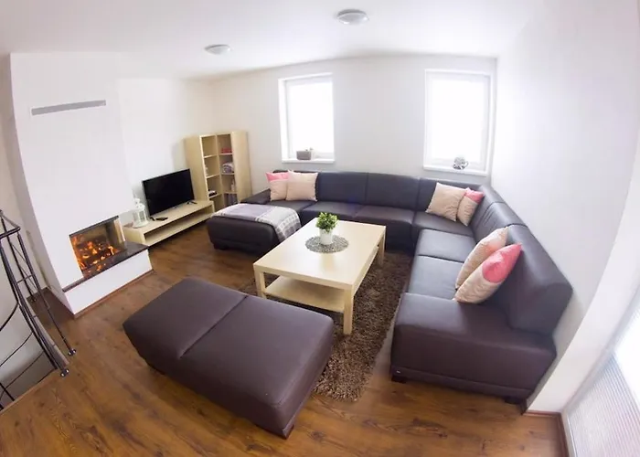 Majocka Strane, Ferrata Domek alpejski *