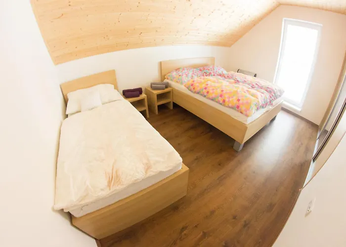 Domek alpejski Majocka Strane, Ferrata *