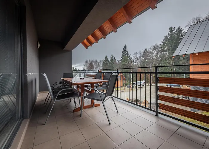 Majocka Strane, Ferrata Chalet